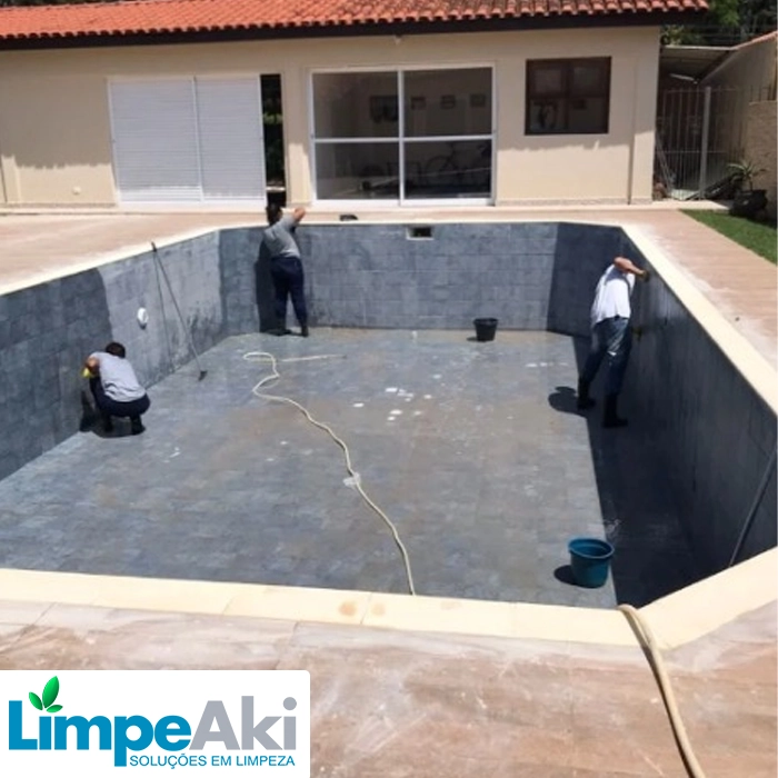 Limpeza de pisos em comércios